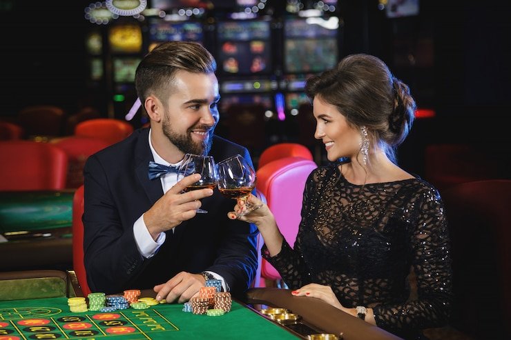 Pengguna ponsel membuka Fortune Mouse